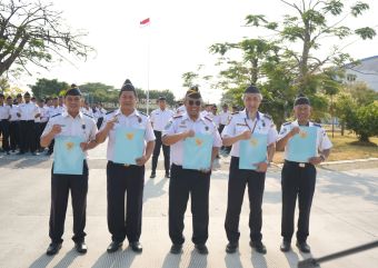 Pegawai PKTJ Tegal Raih Tanda Kehormatan Satyalancana Karya Satya dari Presiden Republik Indonesia